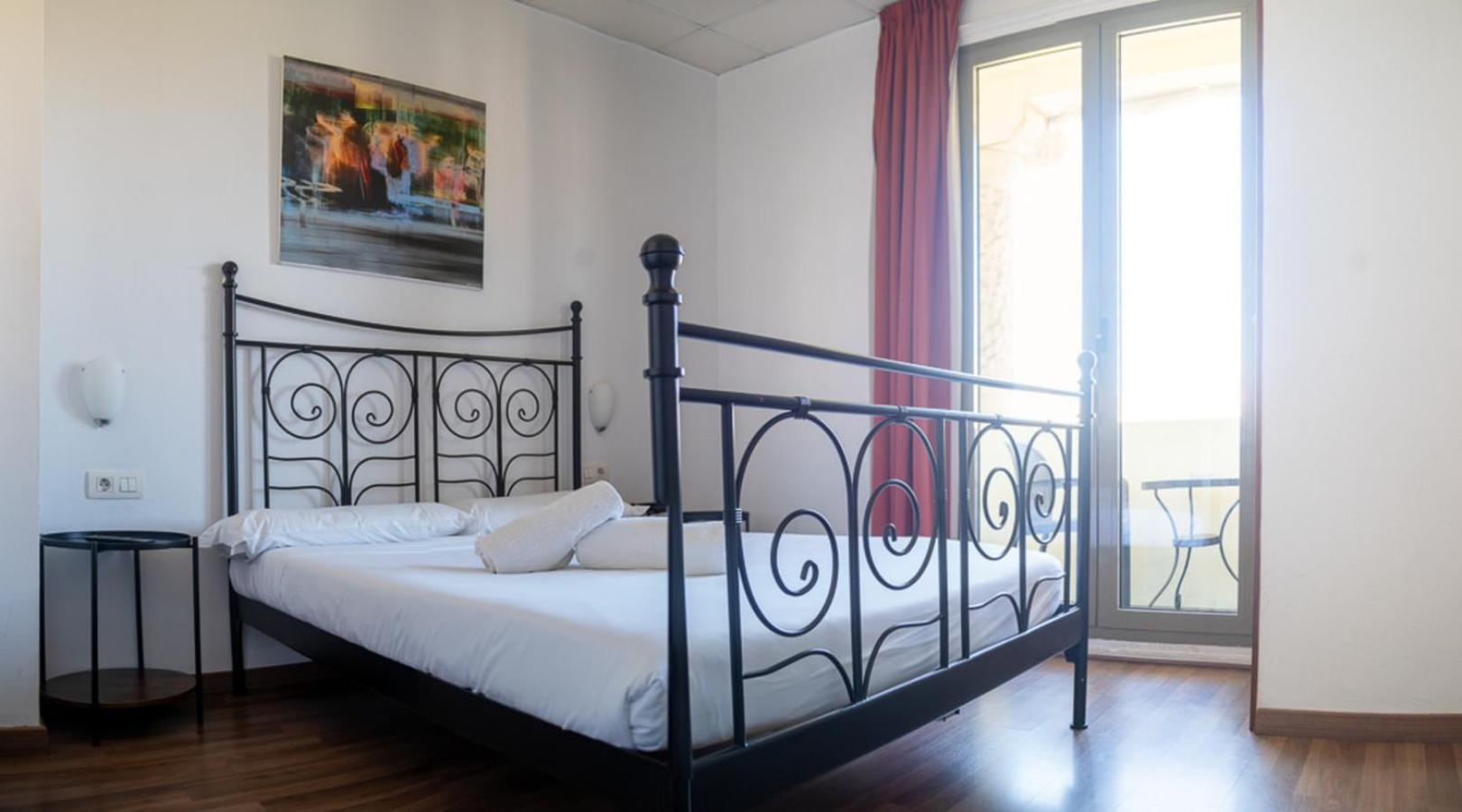 Safestay Barcelona Passeig De Gracia (Adults Only) Εξωτερικό φωτογραφία
