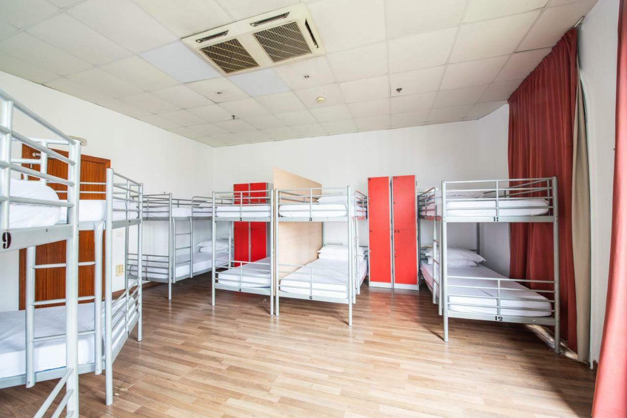 Safestay Barcelona Passeig De Gracia (Adults Only) Εξωτερικό φωτογραφία